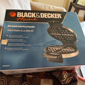 Black & Decker Home Waffle Maker with Brushed Metal Finish